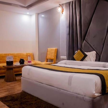 Hotel Airport City New Delhi Bagian luar foto