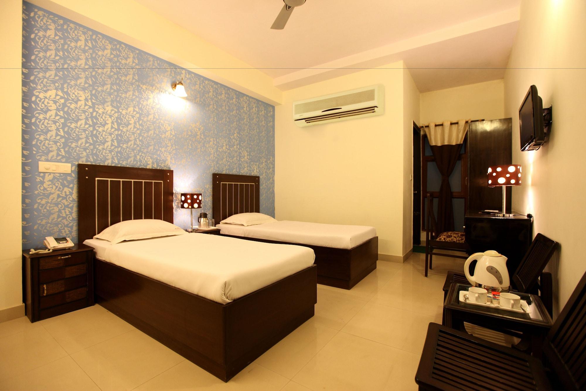 Hotel Airport City New Delhi Bagian luar foto