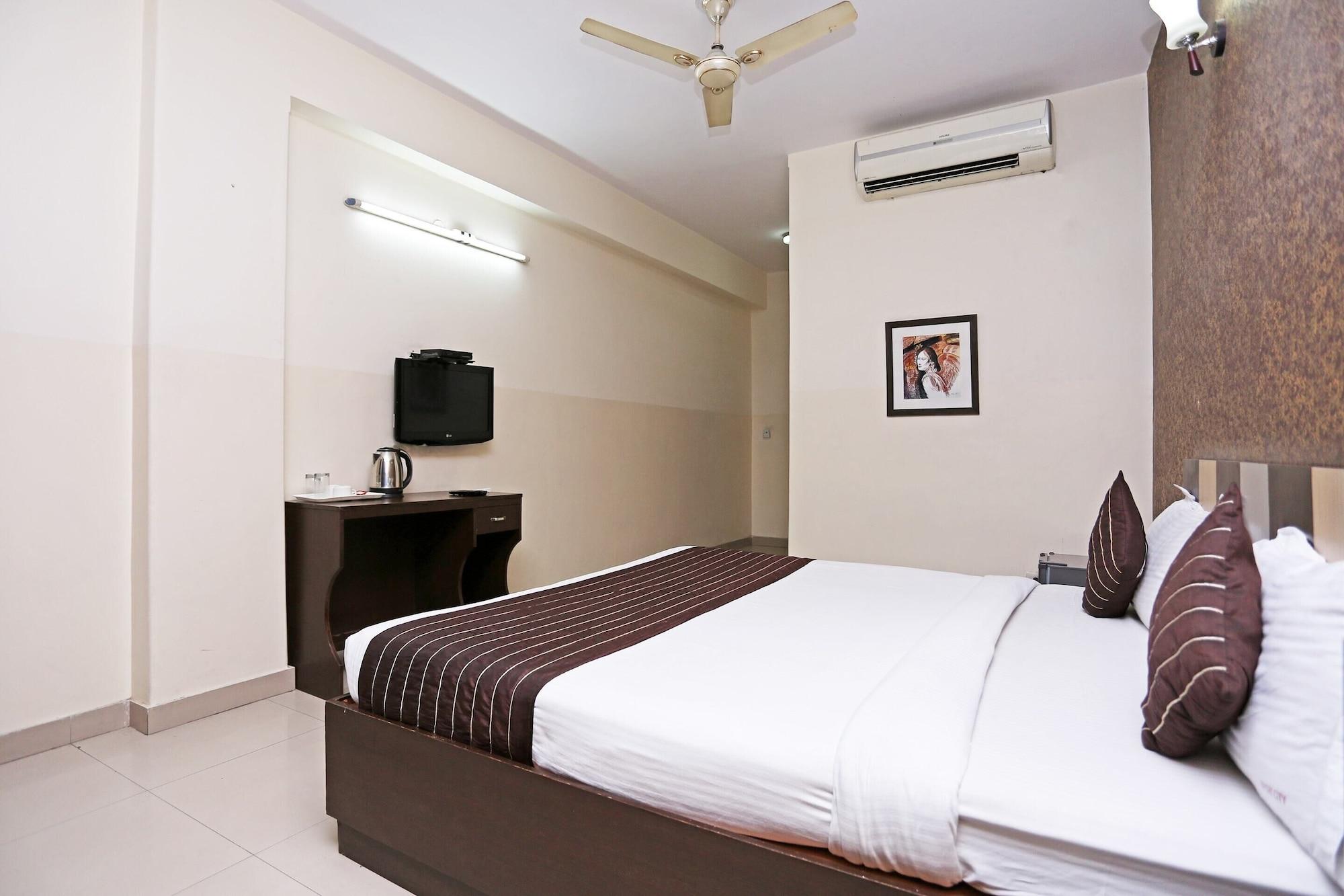 Hotel Airport City New Delhi Bagian luar foto