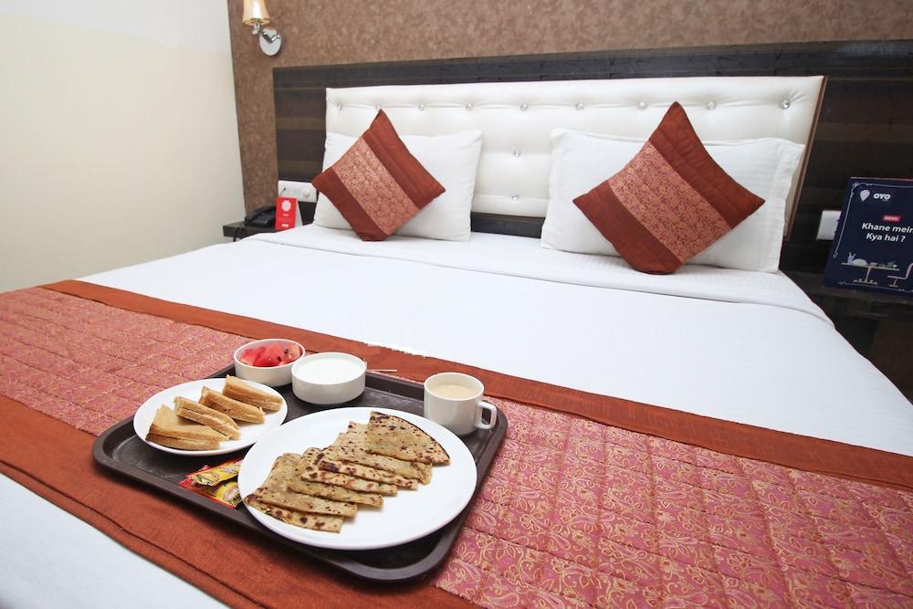 Hotel Airport City New Delhi Bagian luar foto