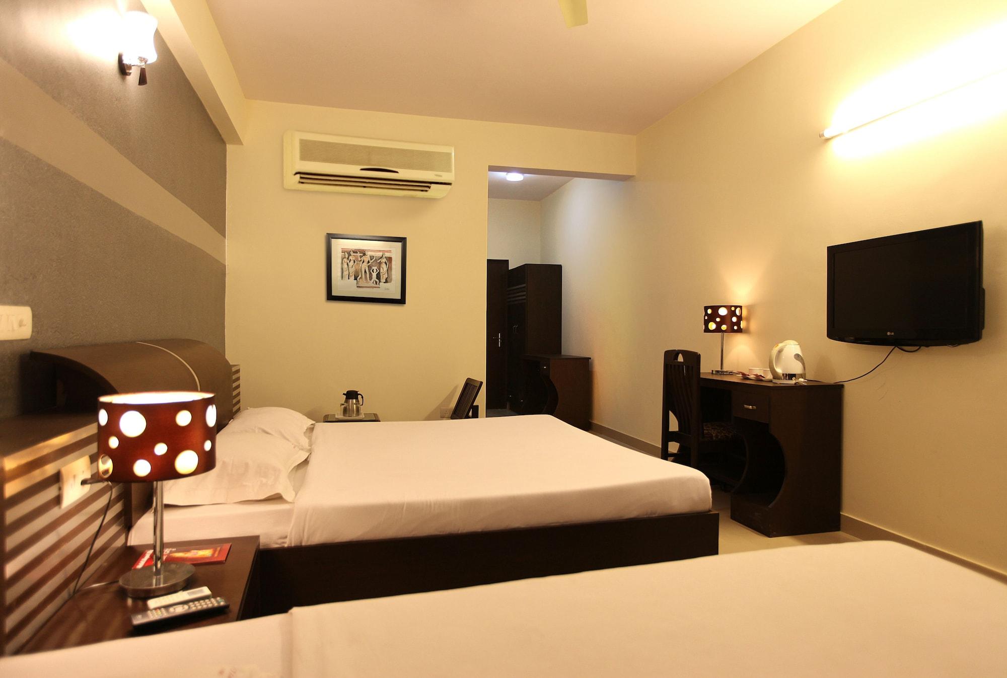 Hotel Airport City New Delhi Bagian luar foto