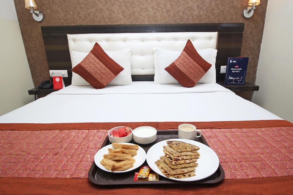 Hotel Airport City New Delhi Bagian luar foto