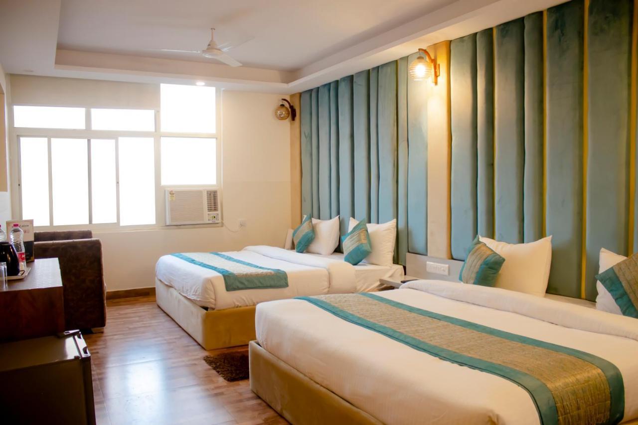 Hotel Airport City New Delhi Bagian luar foto