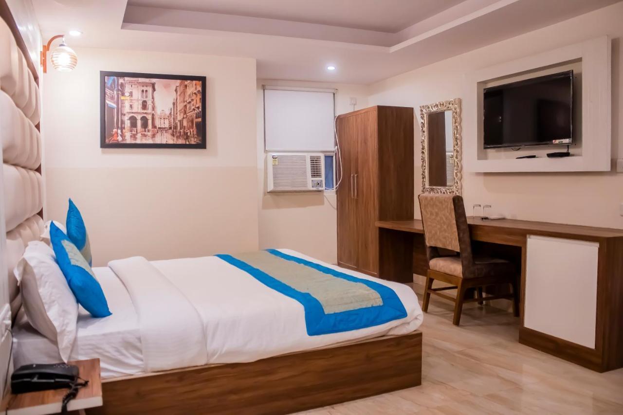 Hotel Airport City New Delhi Bagian luar foto