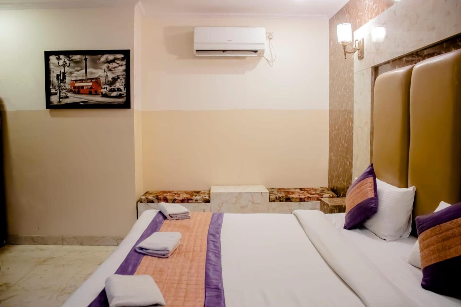 Hotel Airport City New Delhi Bagian luar foto