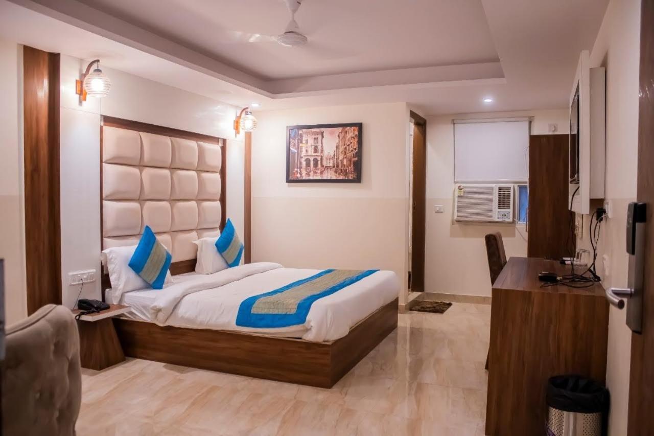 Hotel Airport City New Delhi Bagian luar foto