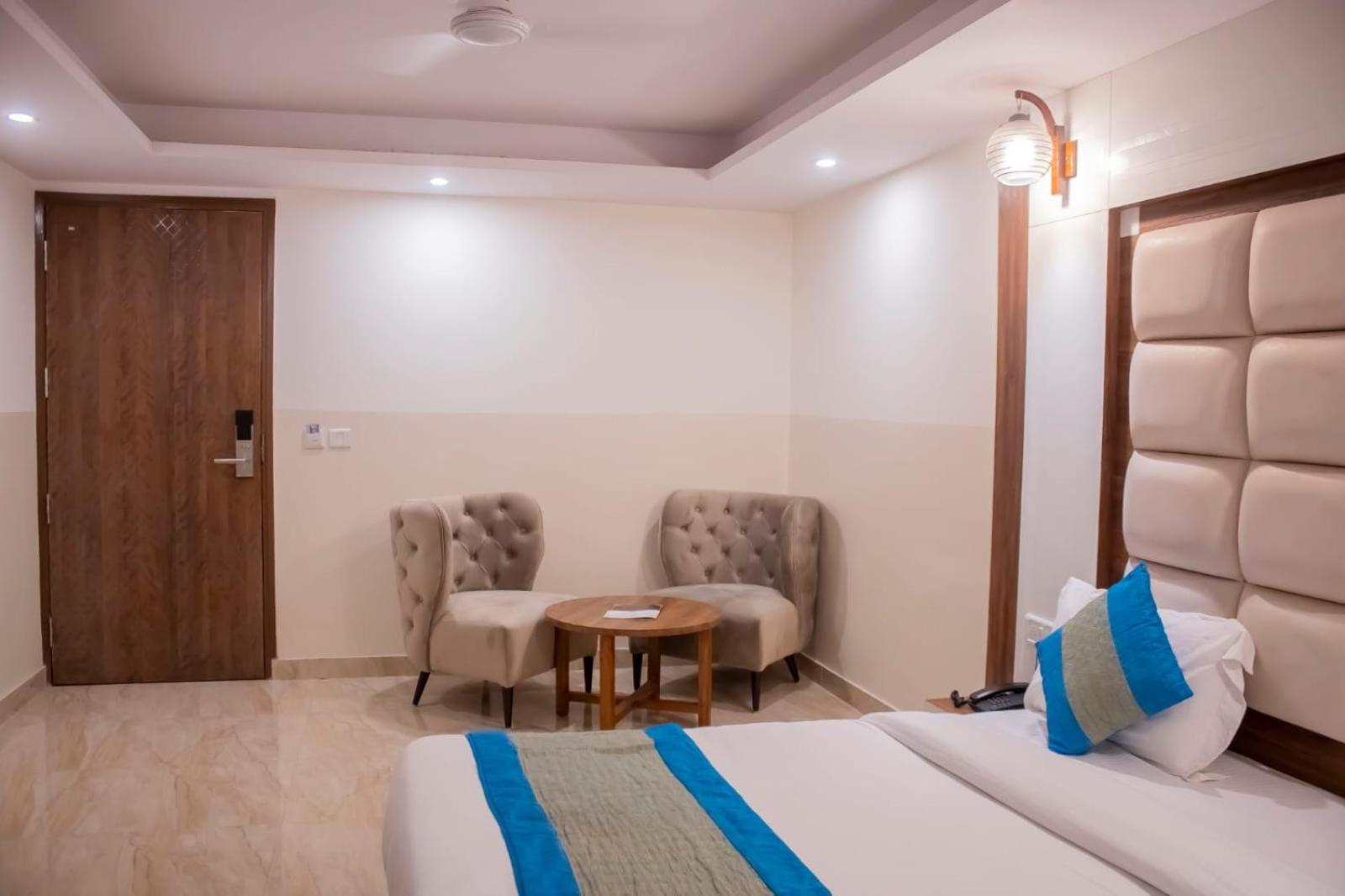 Hotel Airport City New Delhi Bagian luar foto