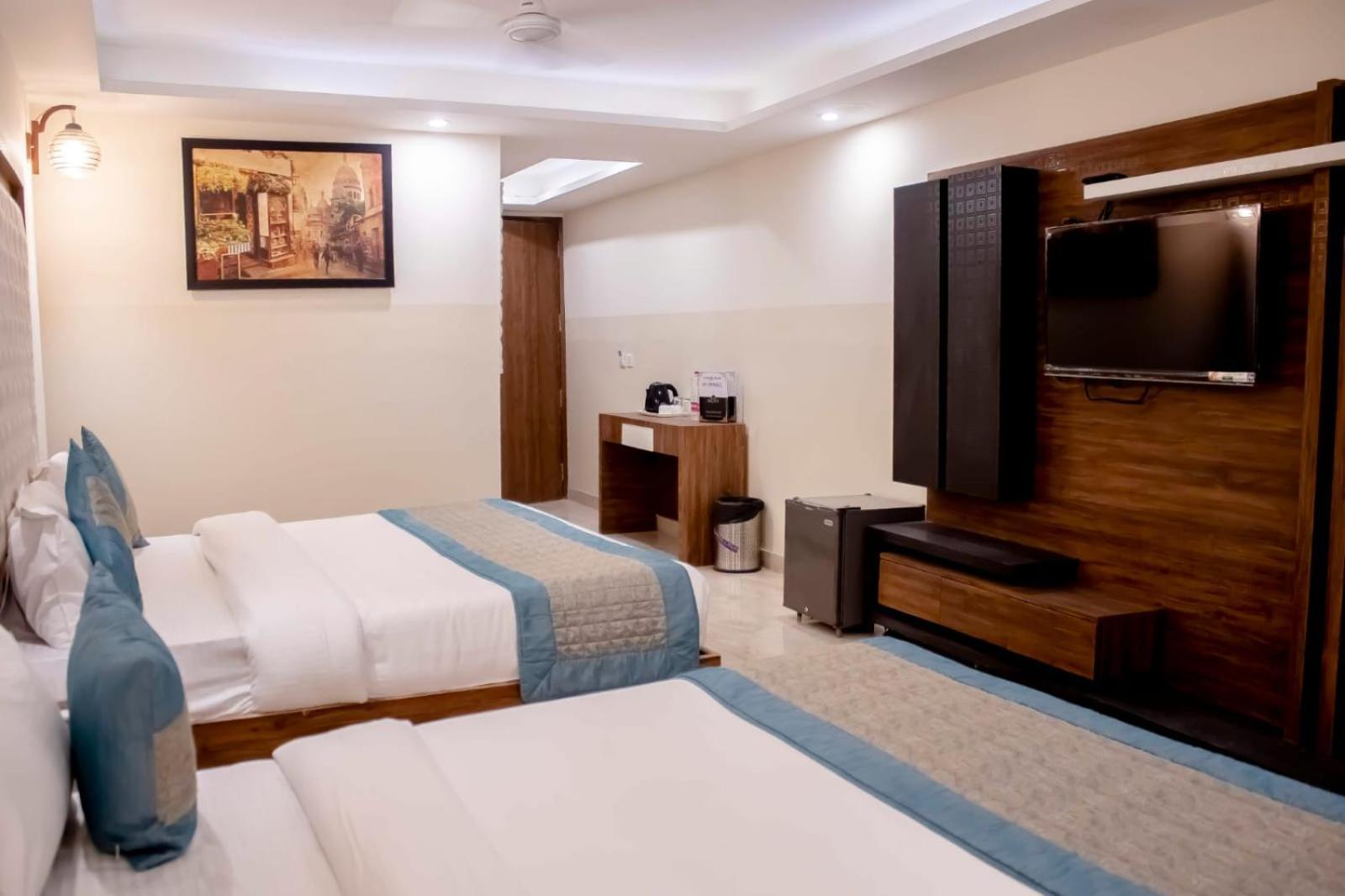 Hotel Airport City New Delhi Bagian luar foto
