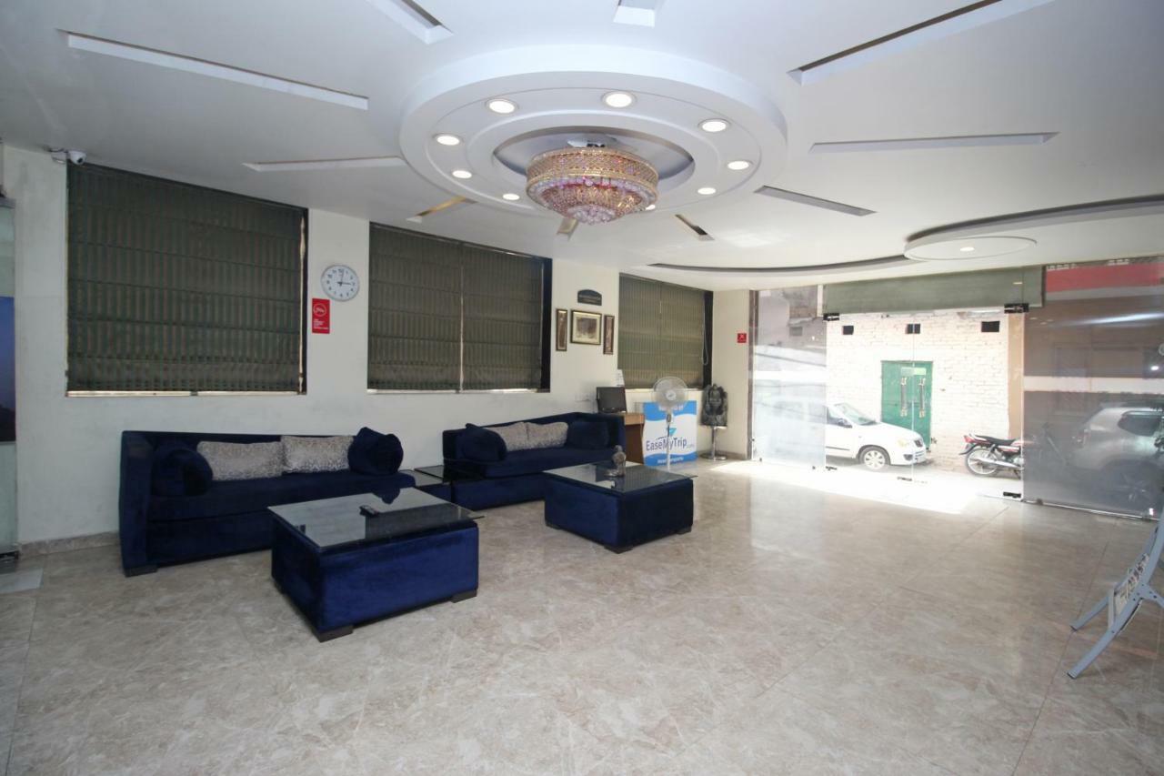 Hotel Airport City New Delhi Bagian luar foto