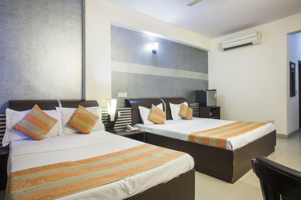 Hotel Airport City New Delhi Bagian luar foto