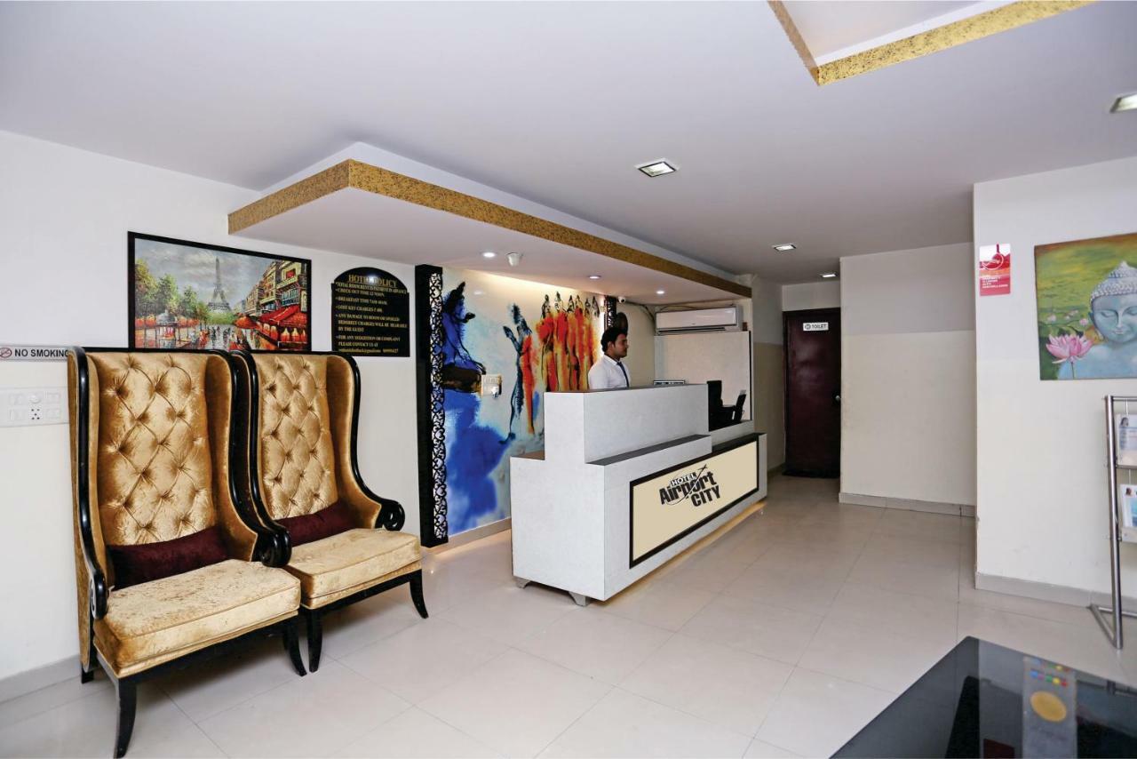 Hotel Airport City New Delhi Bagian luar foto